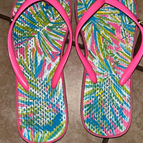 Lilly Pulitzer flip flops size 5/6 - Picture 6 of 7